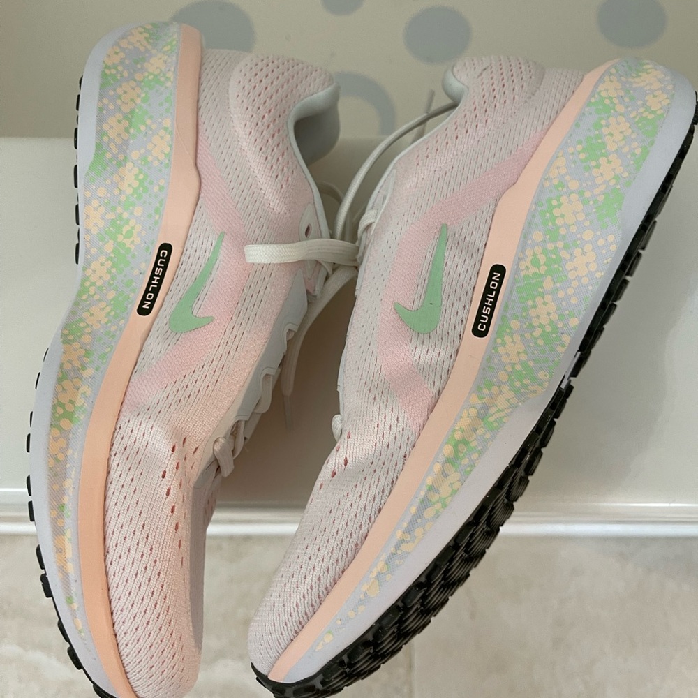 Nike Women’s Air Winflo Sneakers